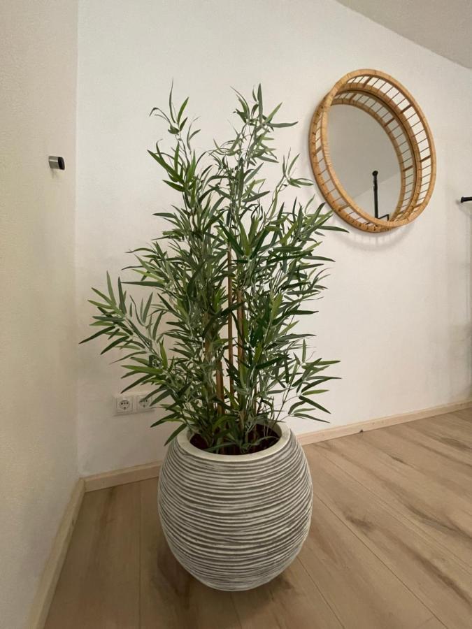 شقة آمبرغ  في Am Exklusives Loft Mit 3 Schlafzimmern, Netflix, Zentral, Parkplatz المظهر الخارجي الصورة